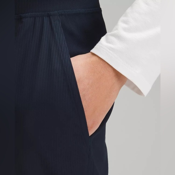 Dance Studio Mid-Rise Cropped Pant NWT - Picture 4 of 5